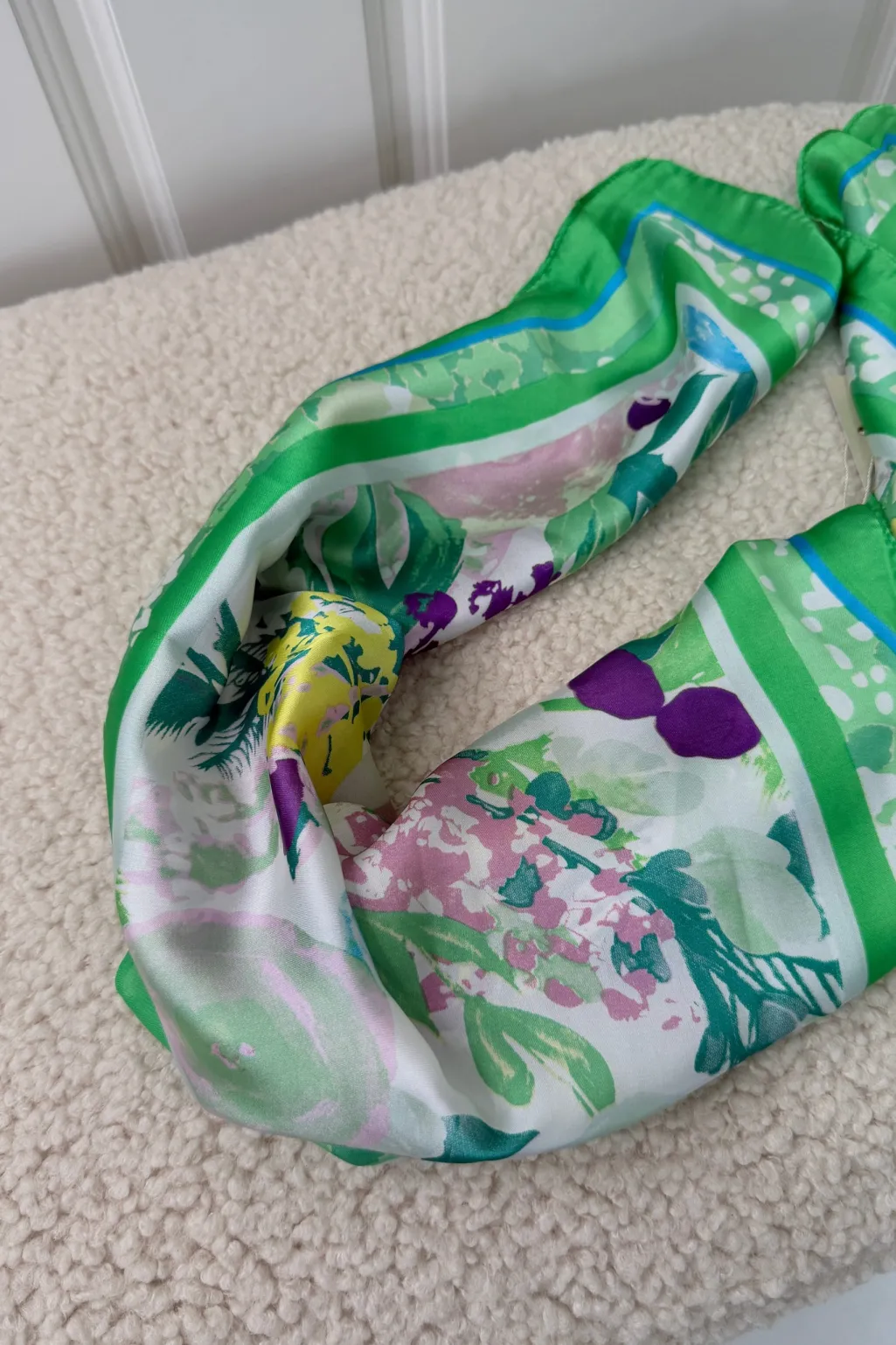 Aeelowen Scarf