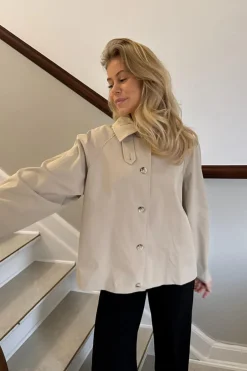 Avaic Short Trenchcoat A23824