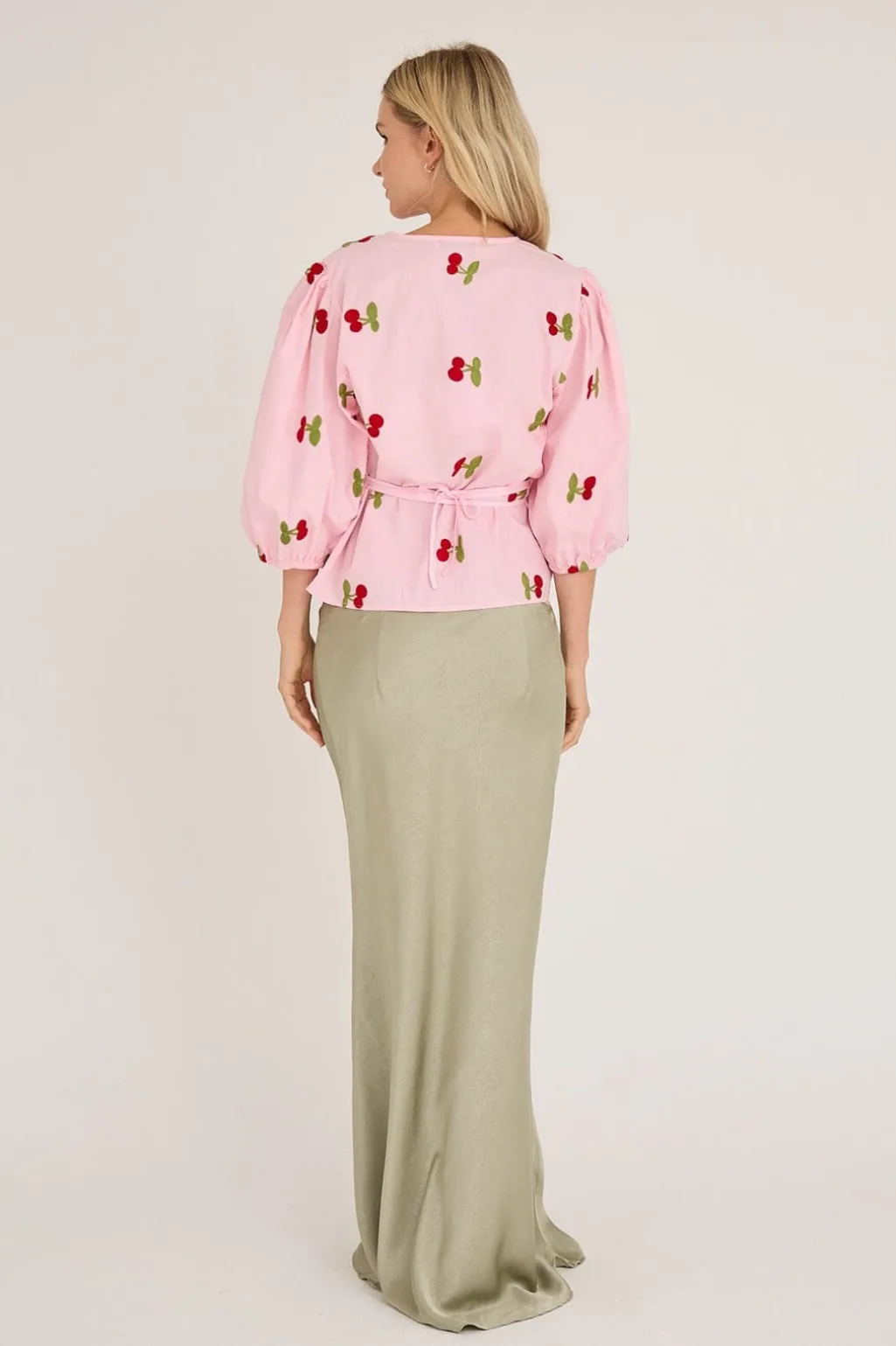 Avrebekka Fruit Blouse AV4851