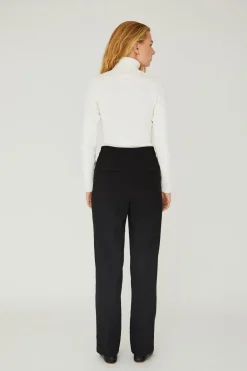 Avrib Rollneck Blouse