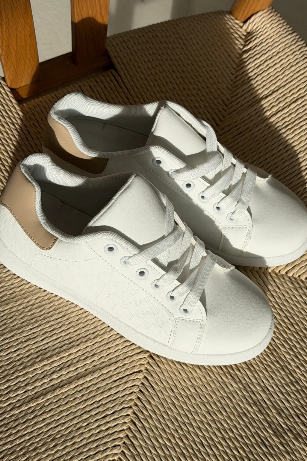 Blazalea Sneakers