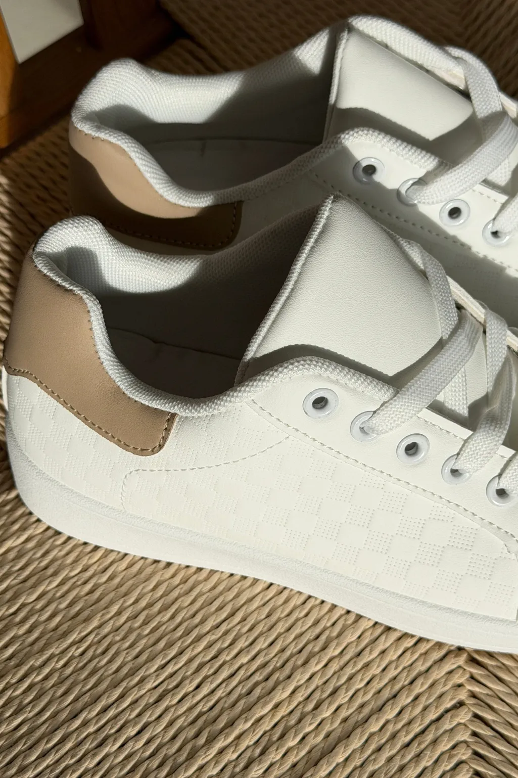Blazalea Sneakers