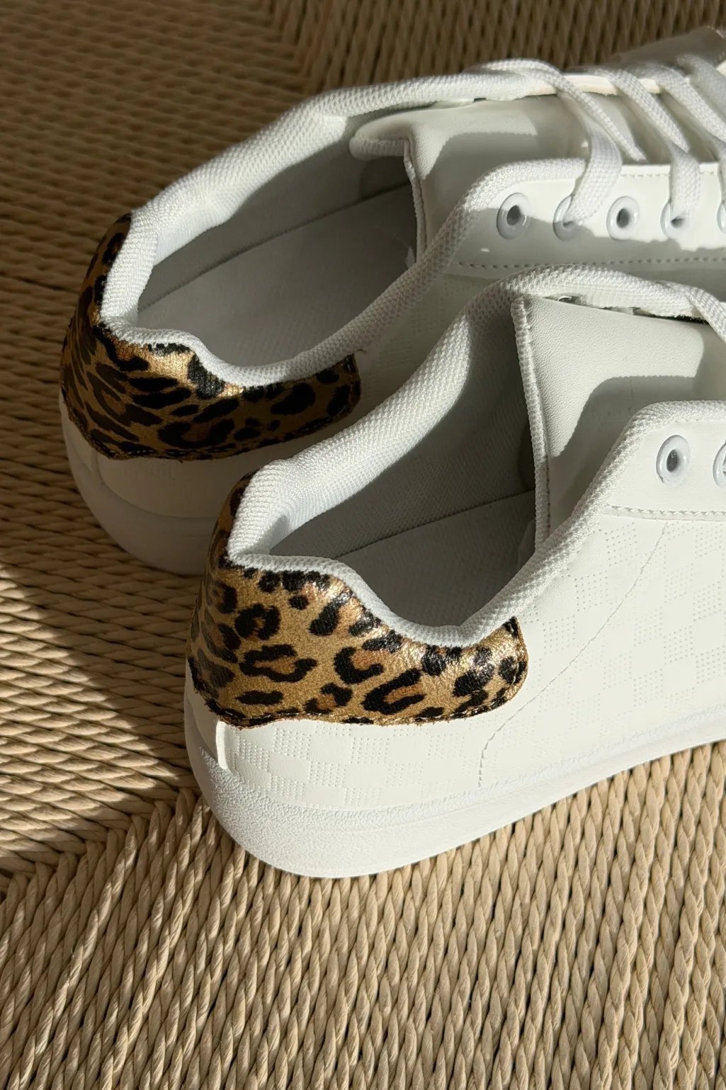 Blazalea Sneakers