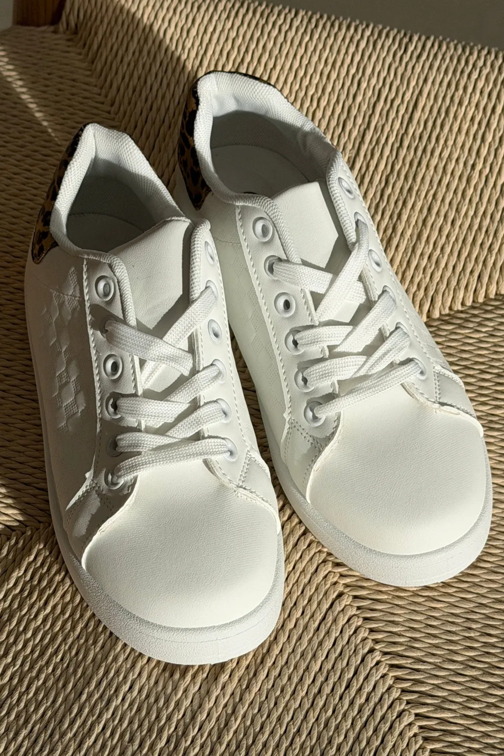 Blazalea Sneakers