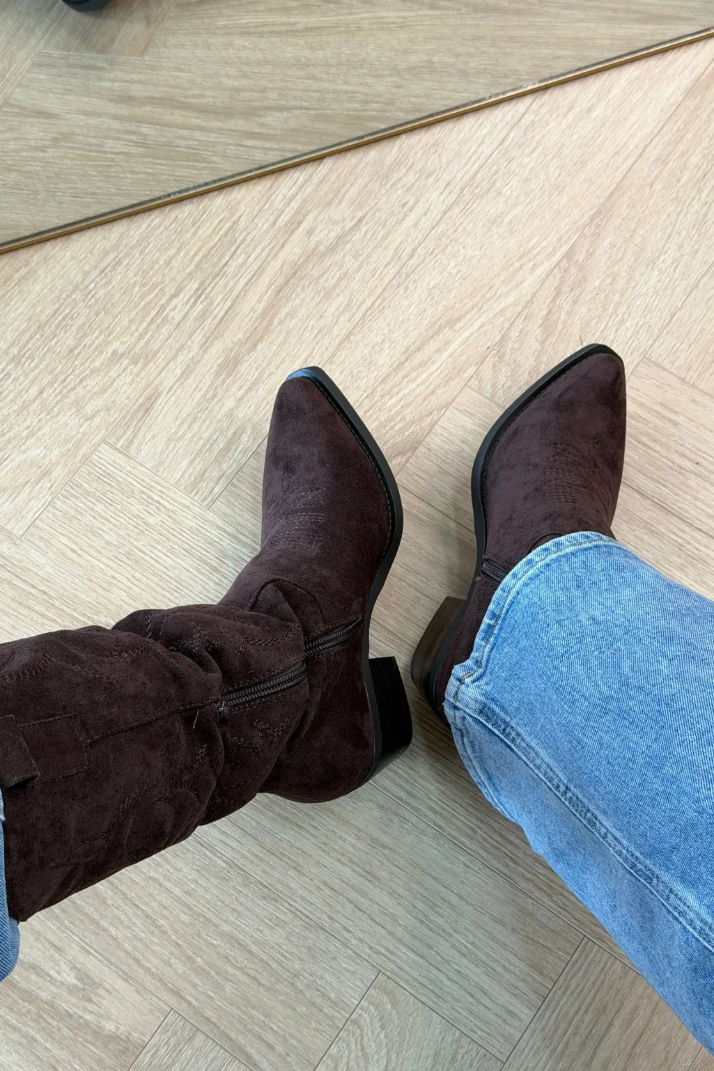 Bldelphinium Boots