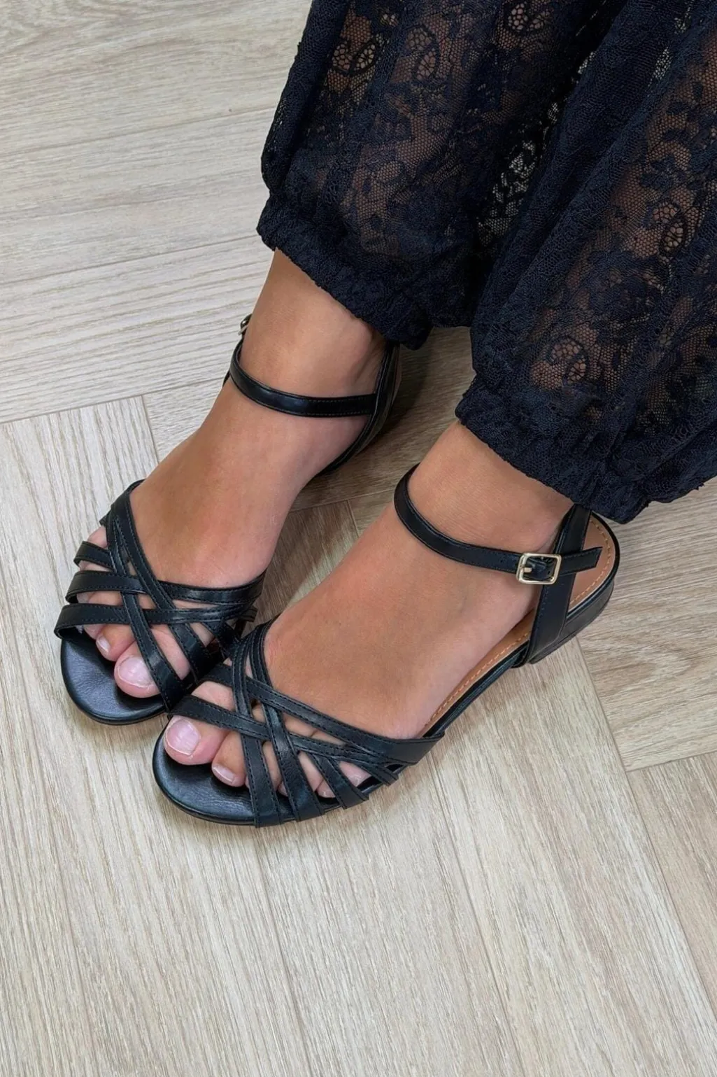 Blgeranium Sandals