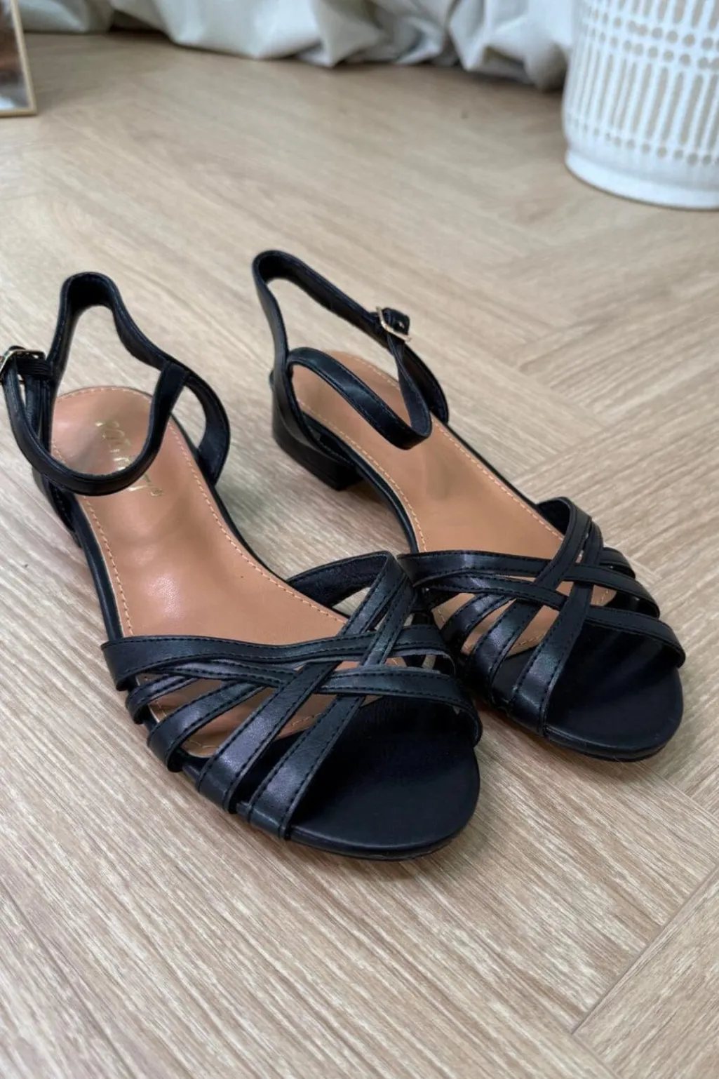 Blgeranium Sandals