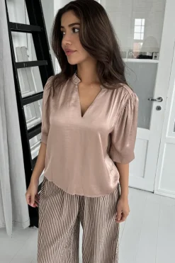 Comoe V Neck Satin 14971