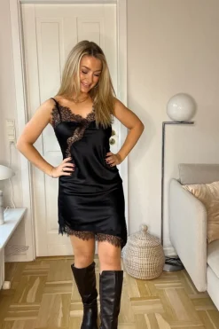 Dmlace Midi Dress