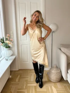 Dmlace Midi Dress 165094B