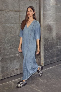 Hladenim Hem Dress HL10226