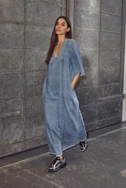 Hladenim Hem Dress HL10226