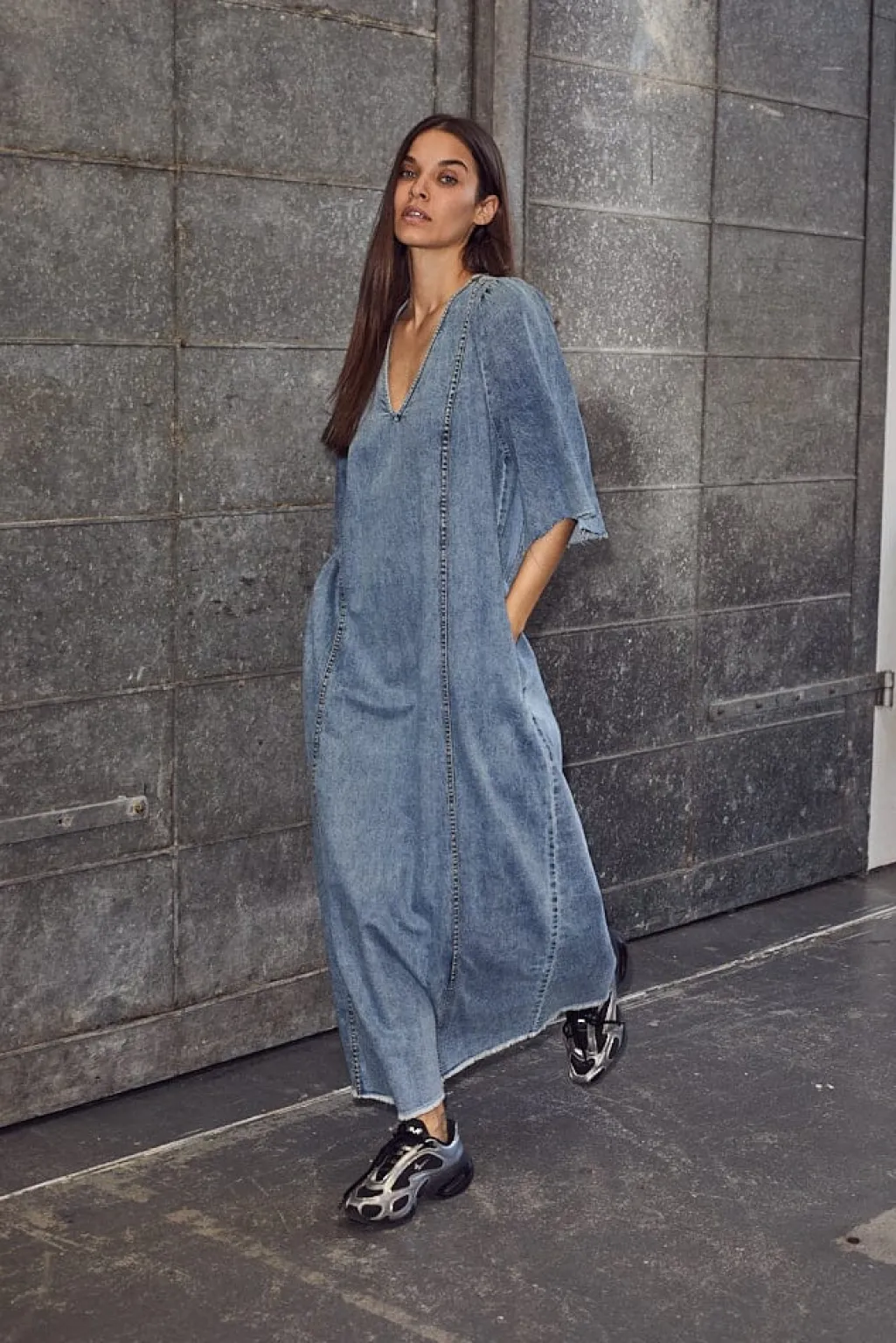 Hladenim Hem Dress HL10226