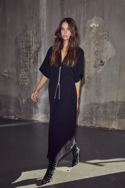 Hlasatari Zip V Dress HL10512