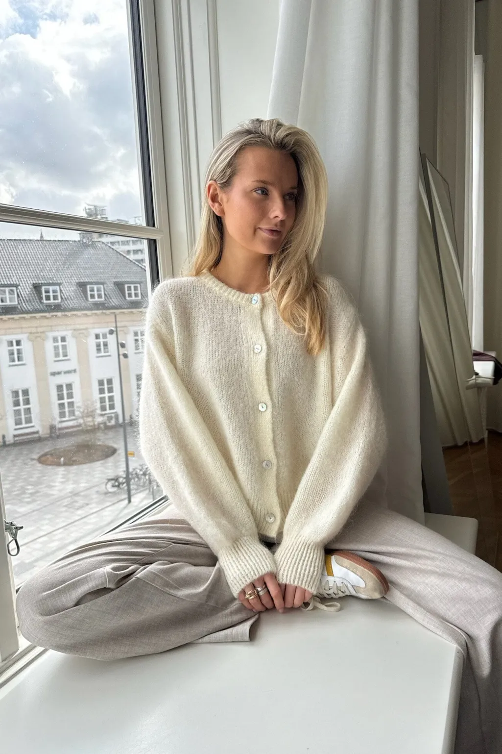 Idaic Cardigan