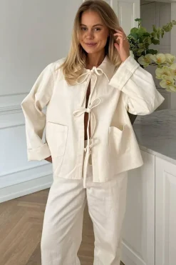 Karlaic Tie Top