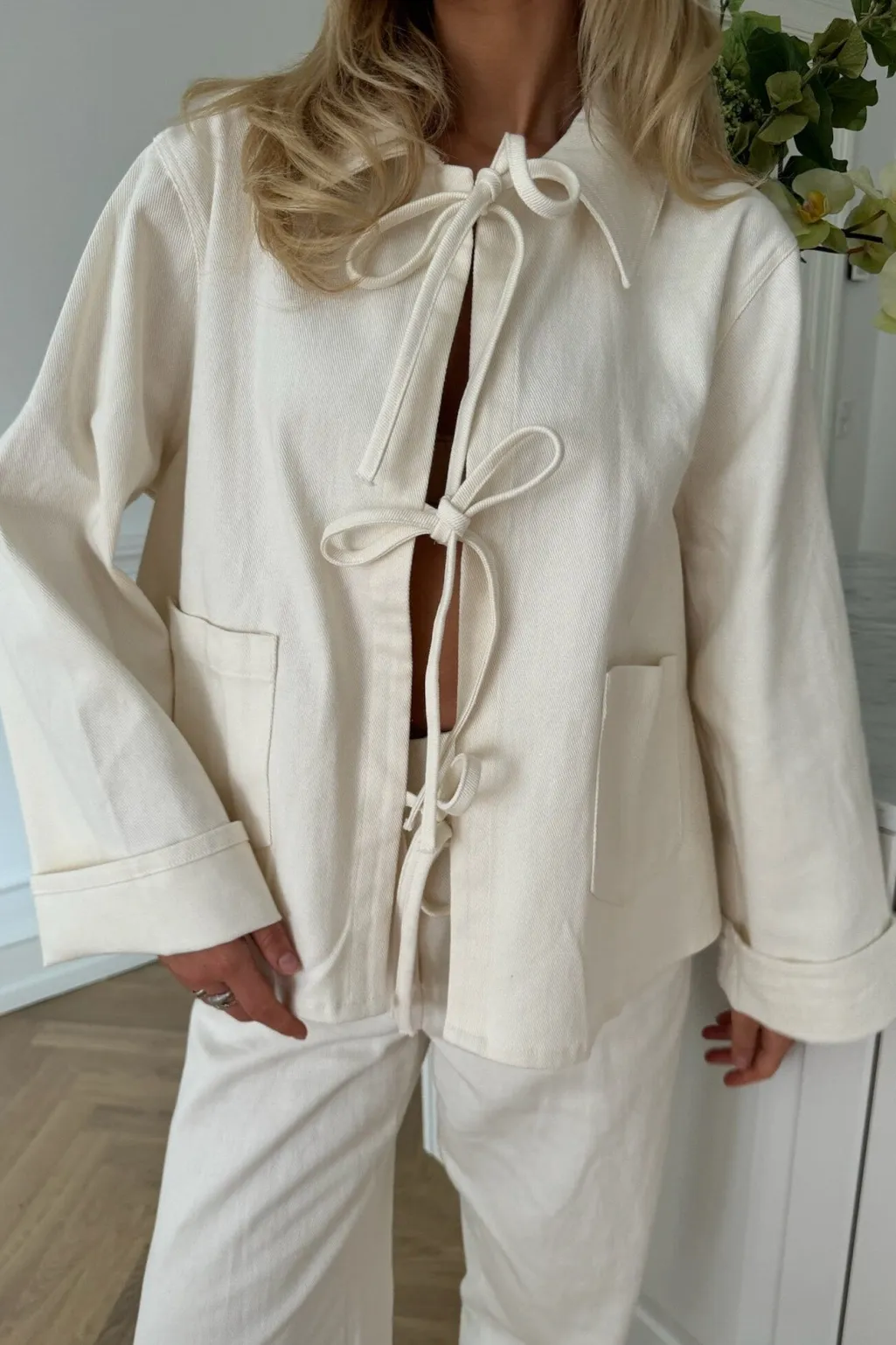 Karlaic Tie Top