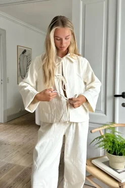 Karlaic Tie Top