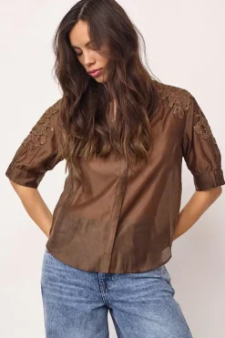 Kawacc Emb. Ss V-Shirt 500223