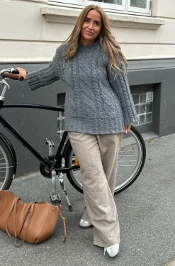 Kikiic Sweater
