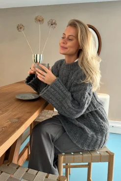 Kikiic Sweater