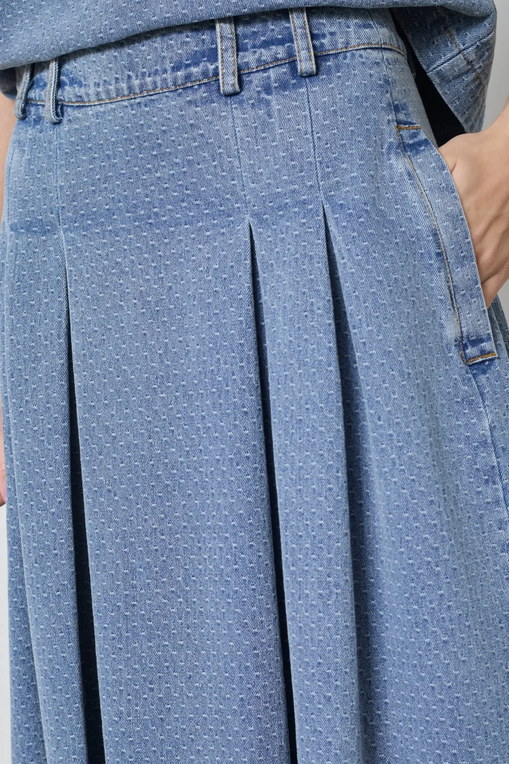 Lovacc Anya Pleat Skirt 44028
