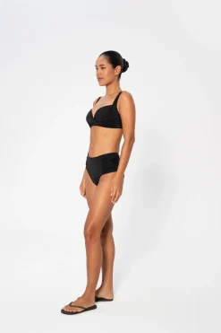 Medea Solid Top Bikini Top Pews2125