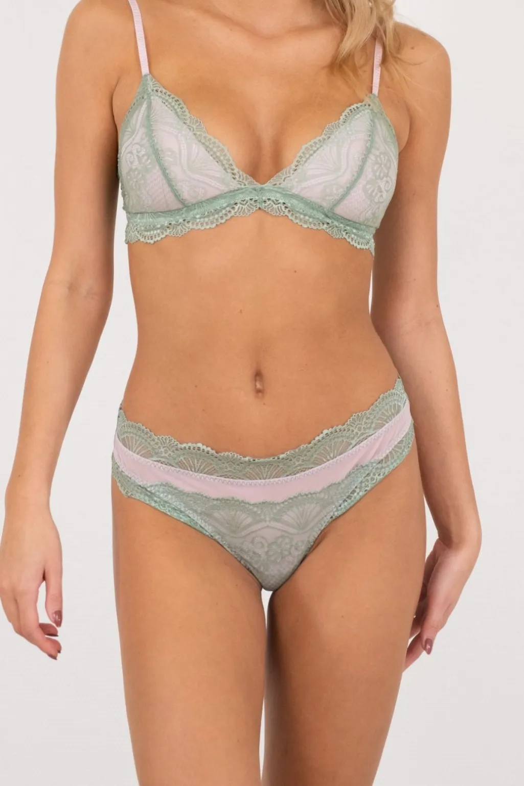 Nnskin Berry String