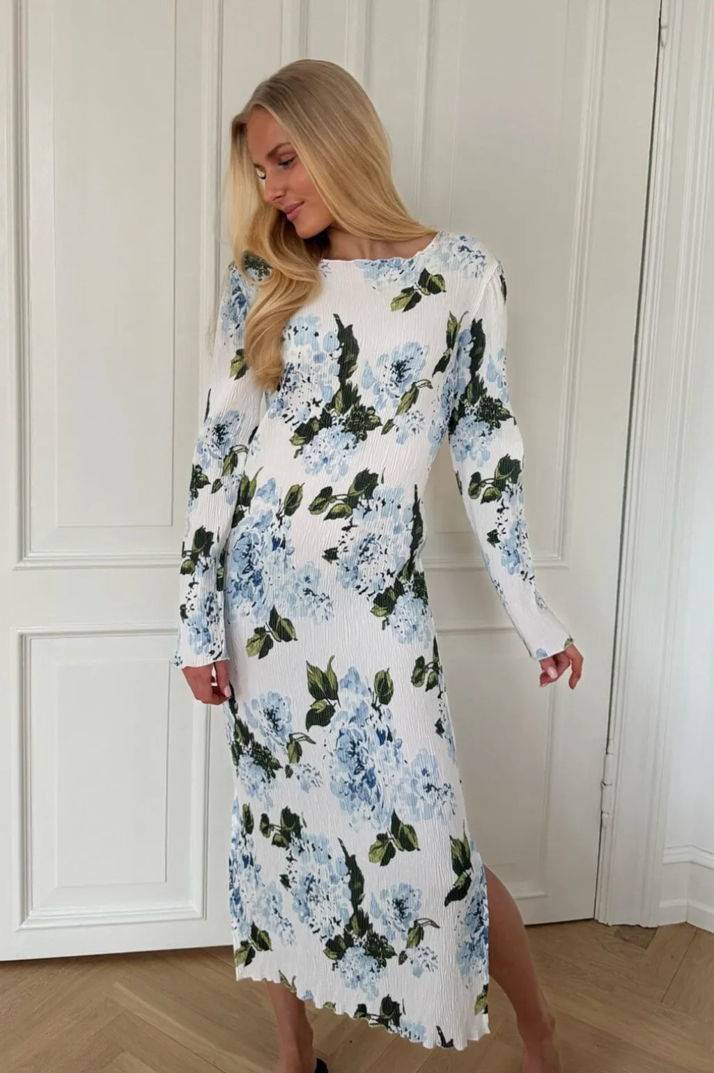 Odaic Dress A1015