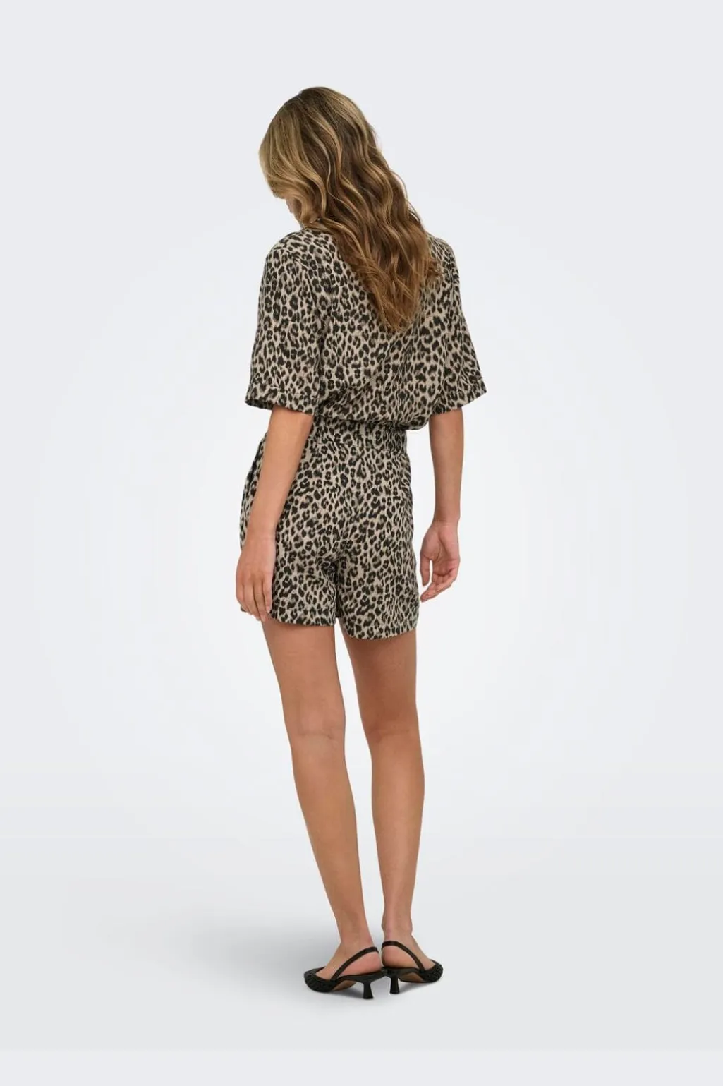 Onlemmia Shorts