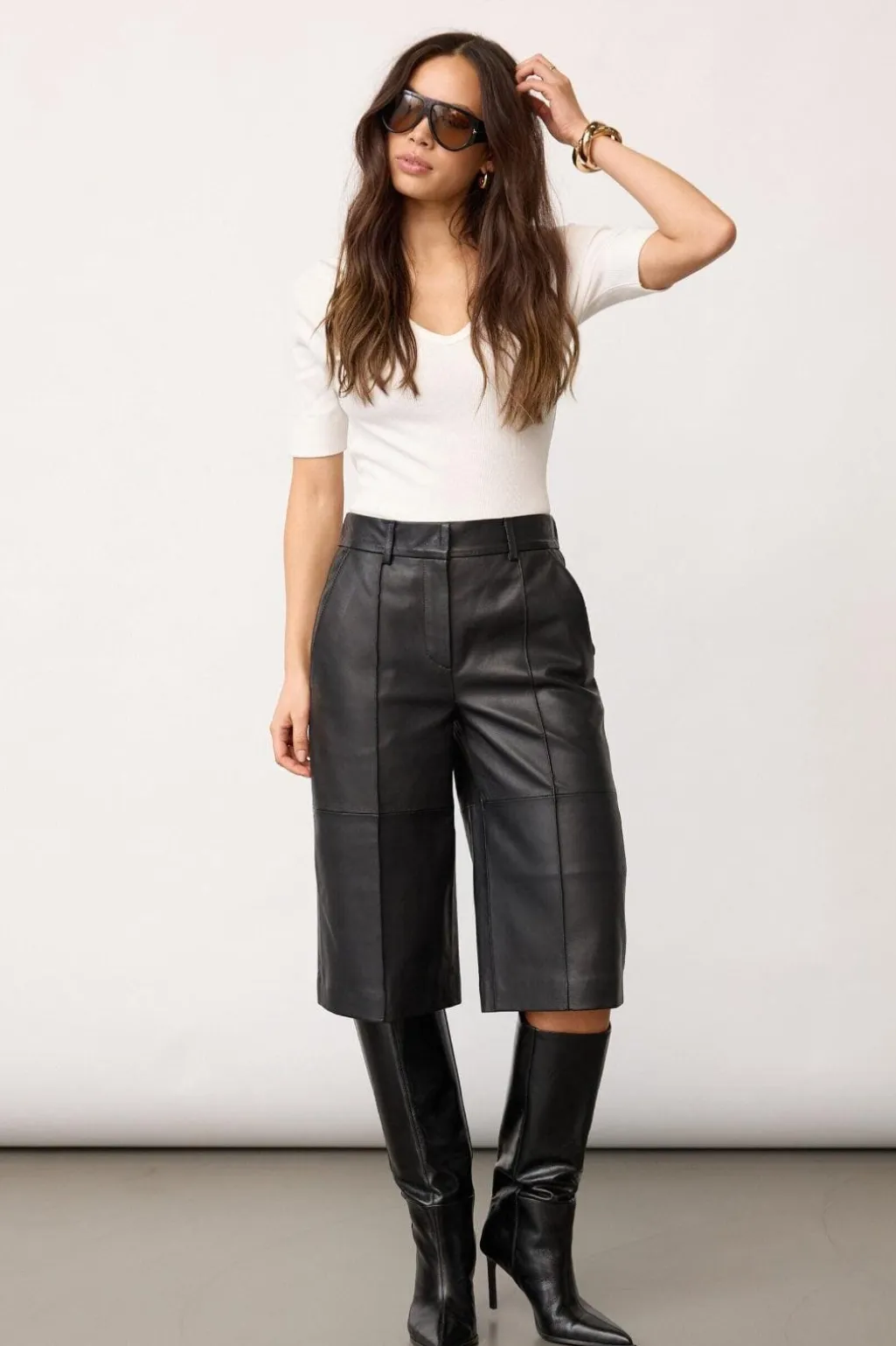 Phoebecc Long Leather Bermuda 500139