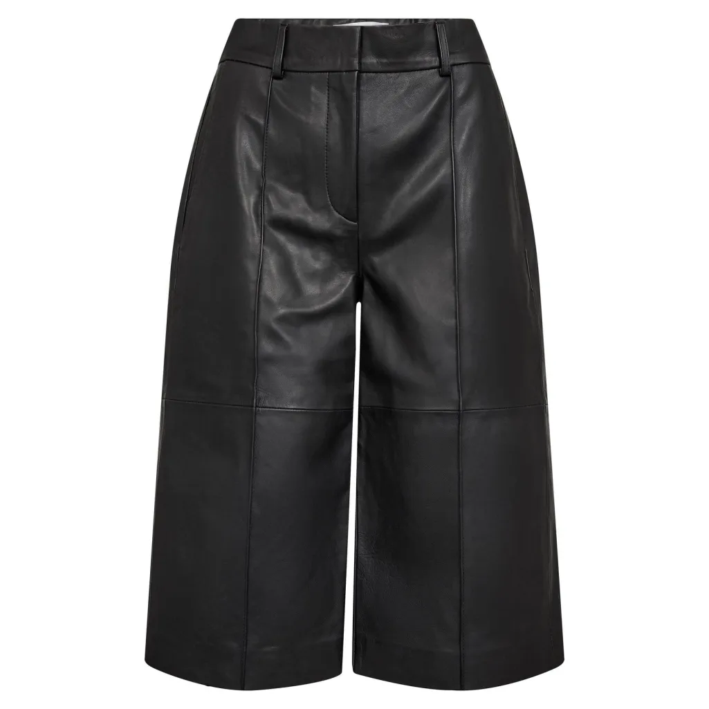 Phoebecc Long Leather Bermuda 500139