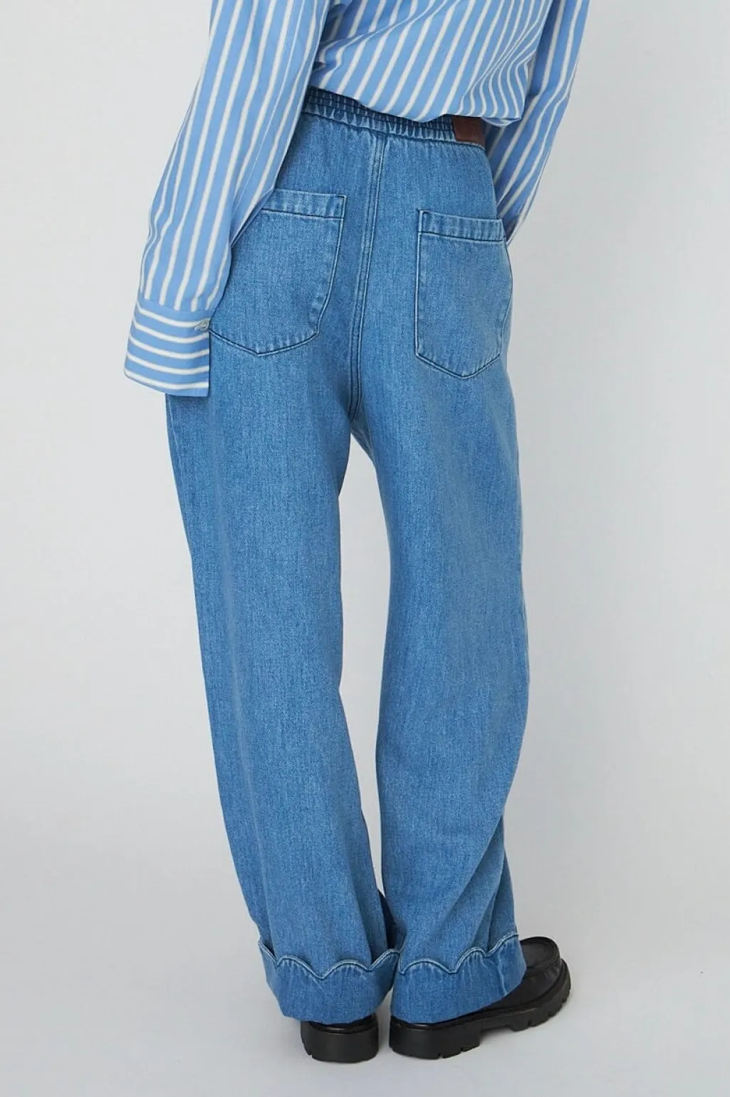 Snwashed Blue Mid-waist Pants With Scallop Edgewd54-6325