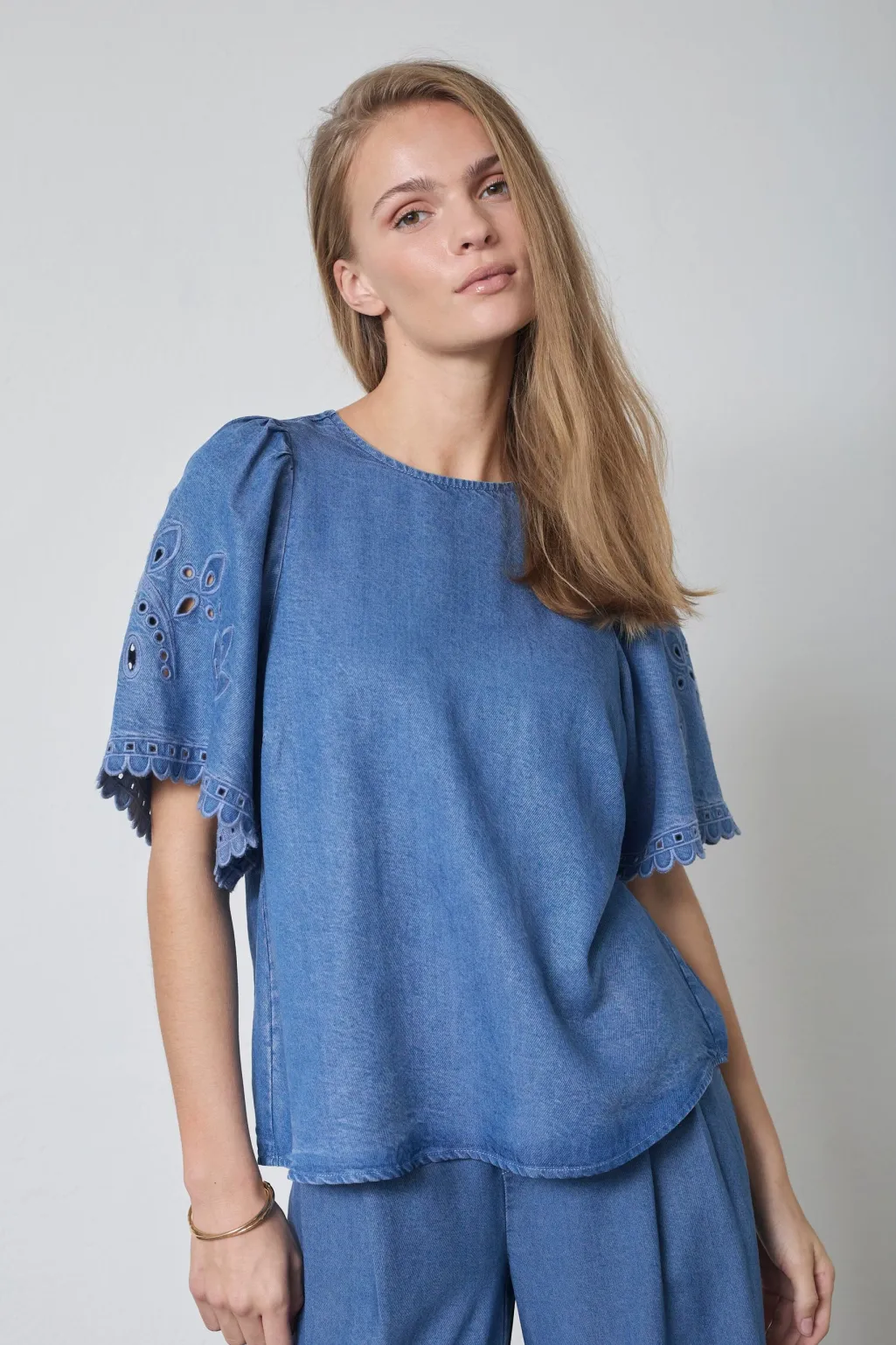 Tillycc Emb Ss Blouse 45057