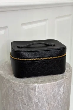 Vintage Chanel Kosmetiktaske – Sort Caviar & Guldhardware