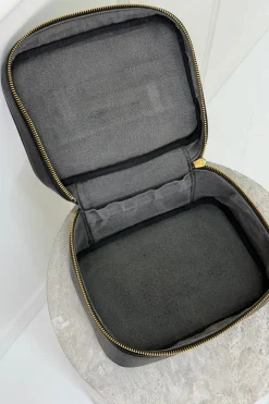 Vintage Chanel Kosmetiktaske – Sort Caviar & Guldhardware