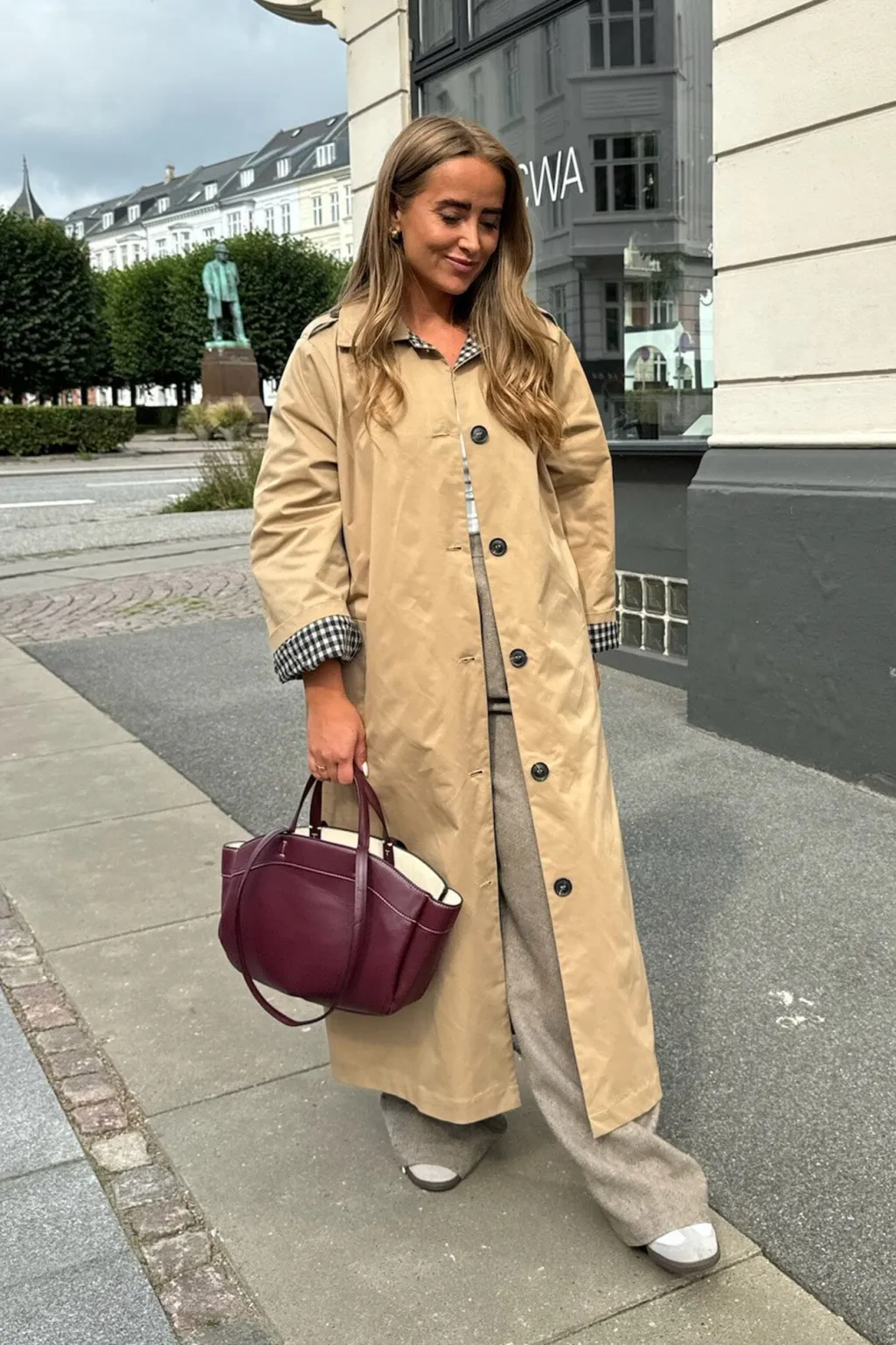 Violaic Trenchcoat