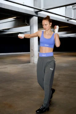 Women Training Sprinters 610509